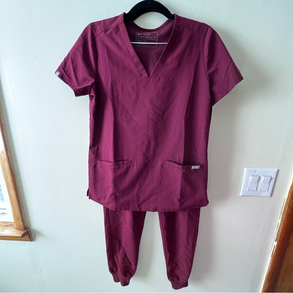 Figs Burgundy Scrub Set XS